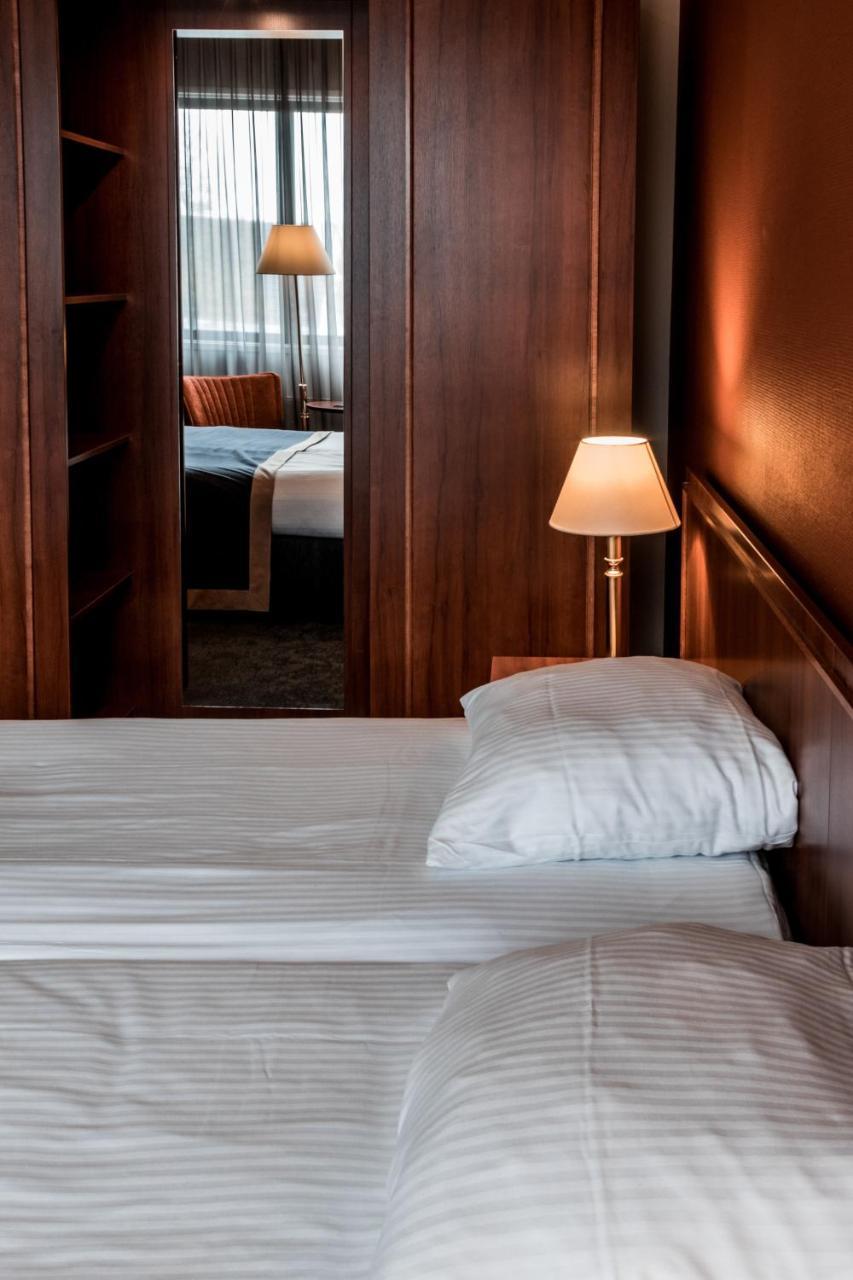 Hotel Ten Cate Emmen Ngoại thất bức ảnh